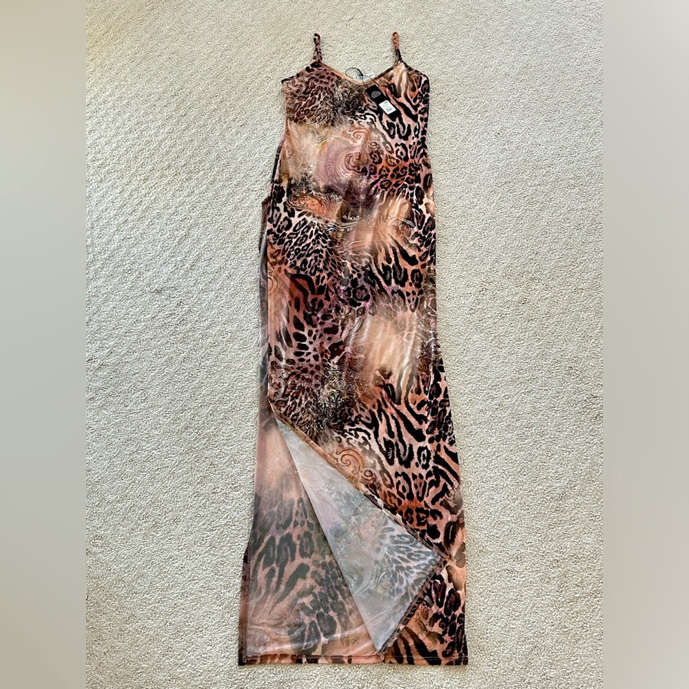 BRAND NEW W TAGS FASHIONNOVA ANIMAL PRINT SHEER COVER UP WITH SLIT🐆 SIZE XL